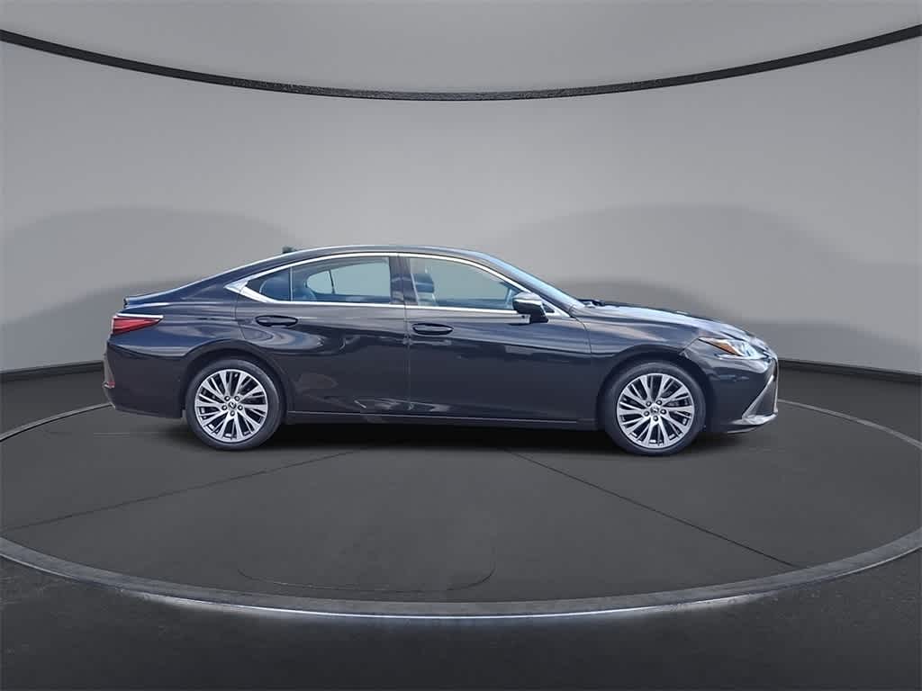 Thumbnail: 2019 Lexus ES - 9