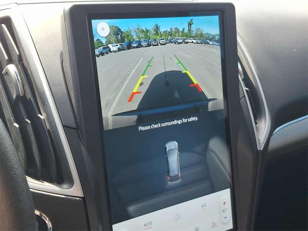 Thumbnail: 2022 Ford Edge - 21