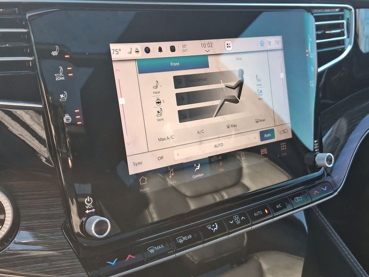 Thumbnail: 2022 Jeep Wagoneer - 25