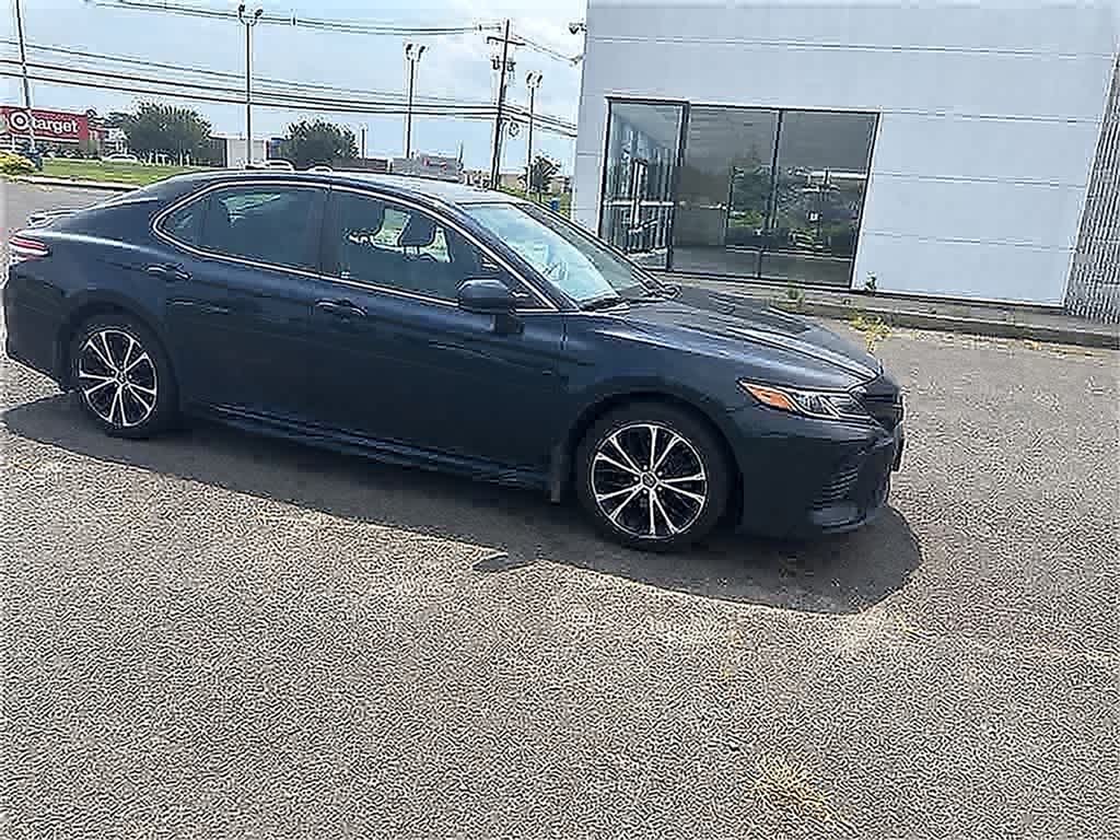 Thumbnail: 2019 Toyota Camry - 12