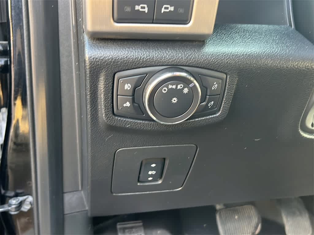2016 Ford F-150  13