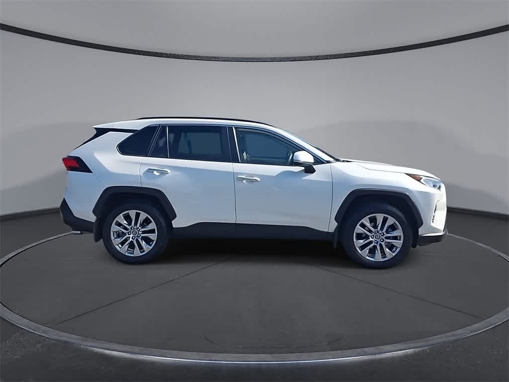 Thumbnail: 2019 Toyota RAV4 - 9