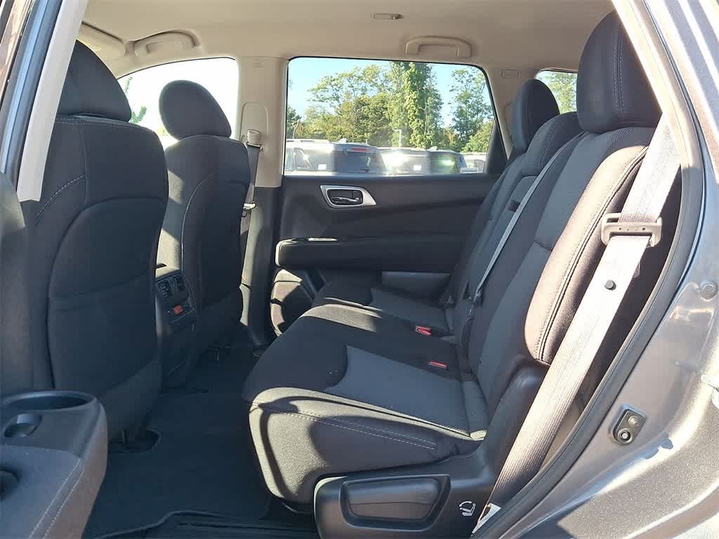 Thumbnail: 2017 Nissan Pathfinder - 26