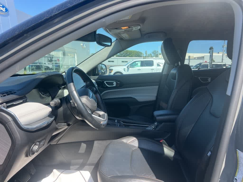 Thumbnail: 2022 Jeep Compass - 11