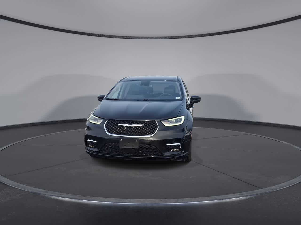 Thumbnail: 2024 Chrysler Pacifica - 3