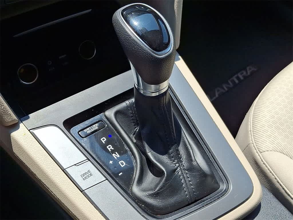 Thumbnail: 2017 Hyundai Elantra - 12