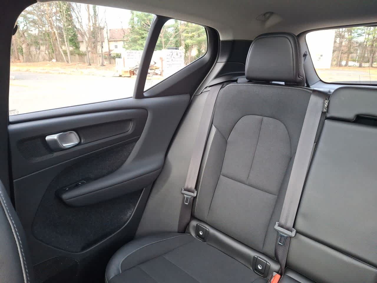 Thumbnail: 2020 Volvo XC40 - 12