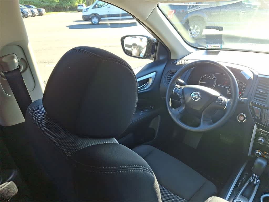 Thumbnail: 2017 Nissan Pathfinder - 15