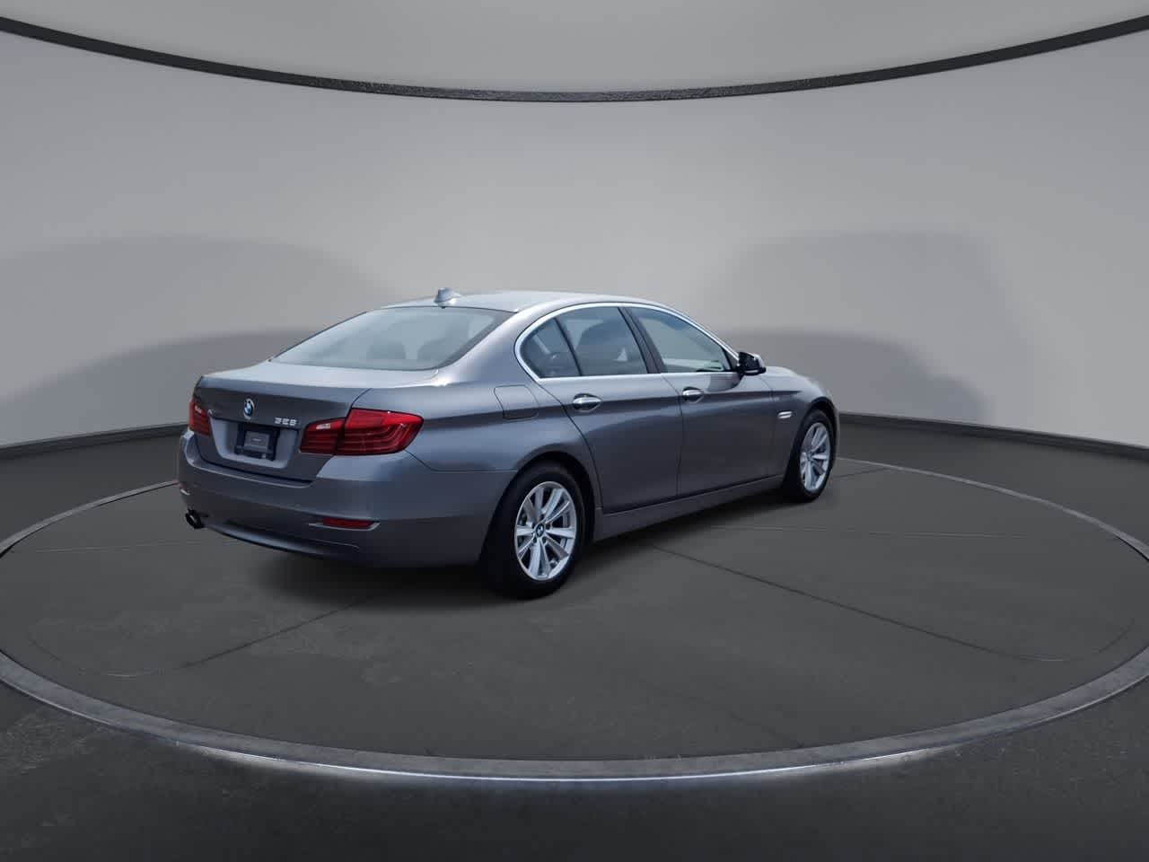 Thumbnail: 2016 BMW 5 Series - 8