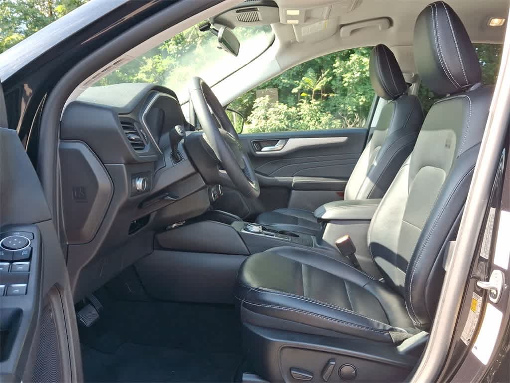 Thumbnail: 2022 Ford Escape - 17