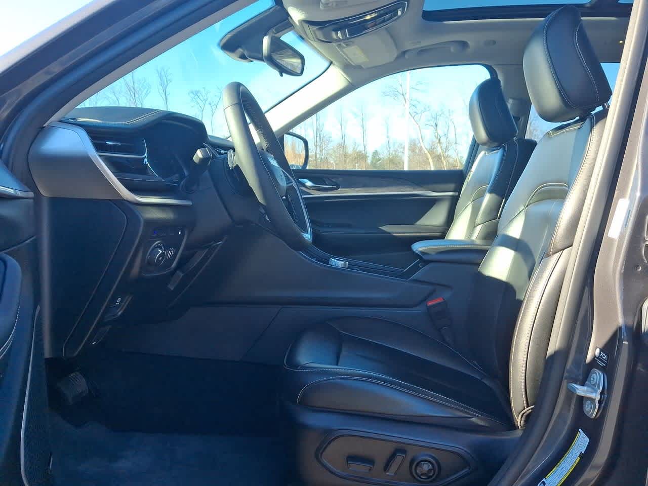 Thumbnail: 2024 Jeep Grand Cherokee - 17