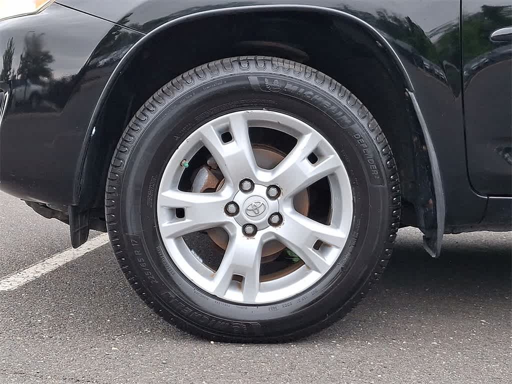 Thumbnail: 2011 Toyota RAV4 - 21