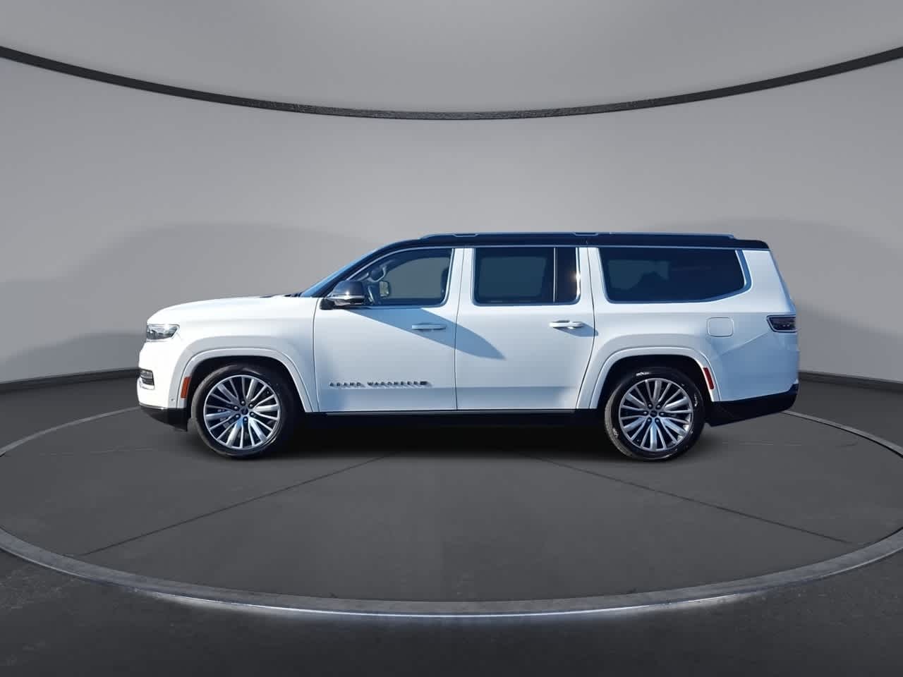 Thumbnail: 2024 Jeep Grand Wagoneer L - 5