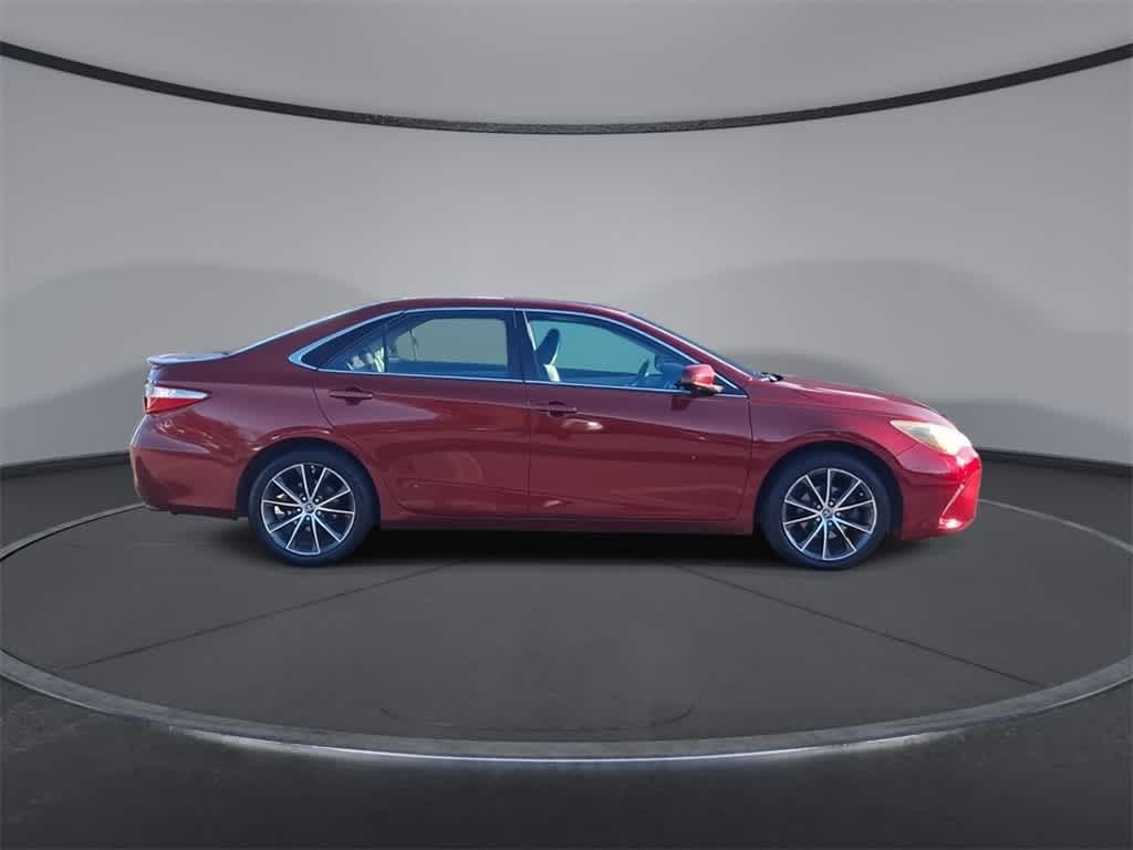 Thumbnail: 2015 Toyota Camry - 9