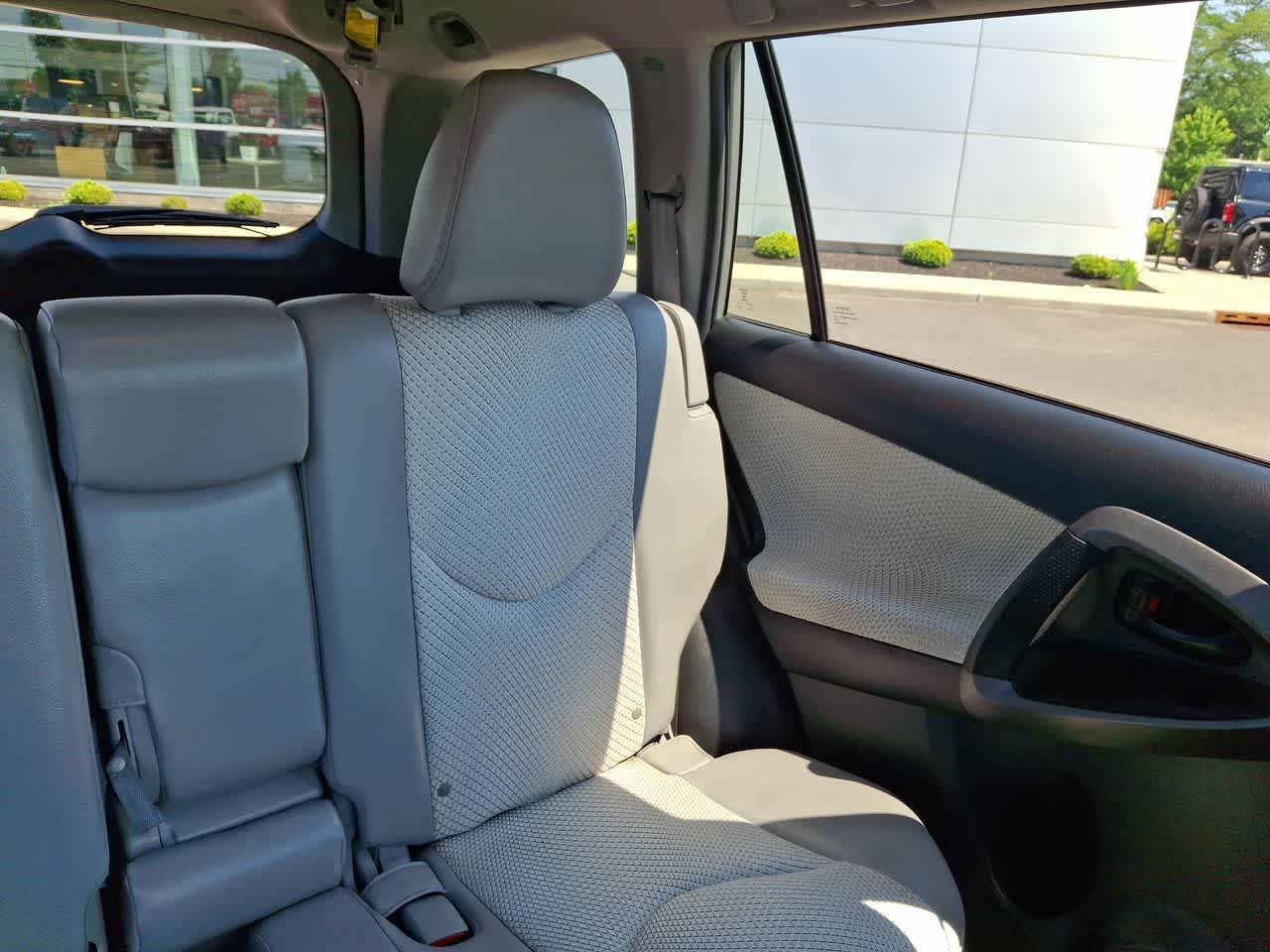 Thumbnail: 2012 Toyota RAV4 - 14