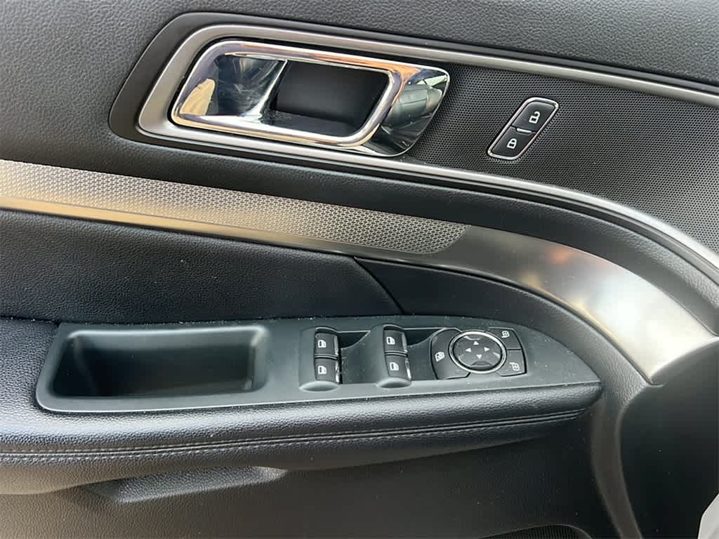 2018 Ford Explorer XLT 12