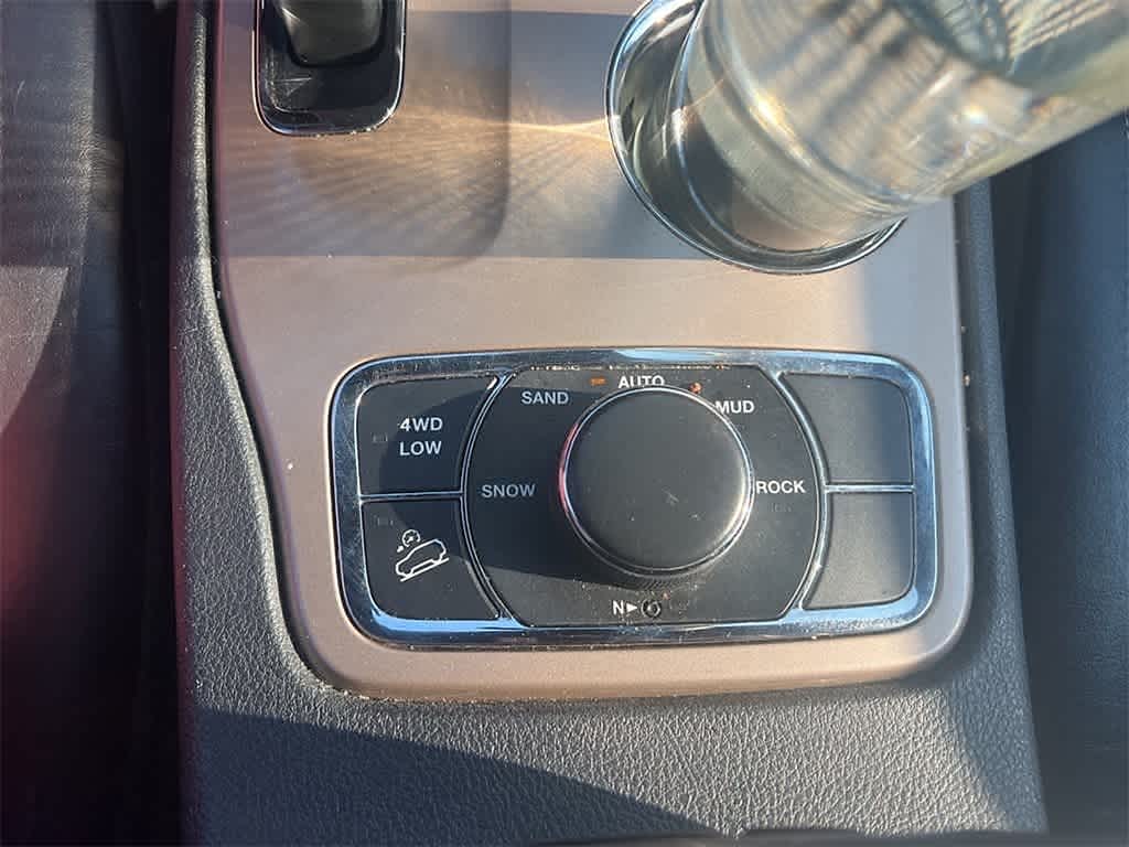 Thumbnail: 2015 Jeep Grand Cherokee - 20