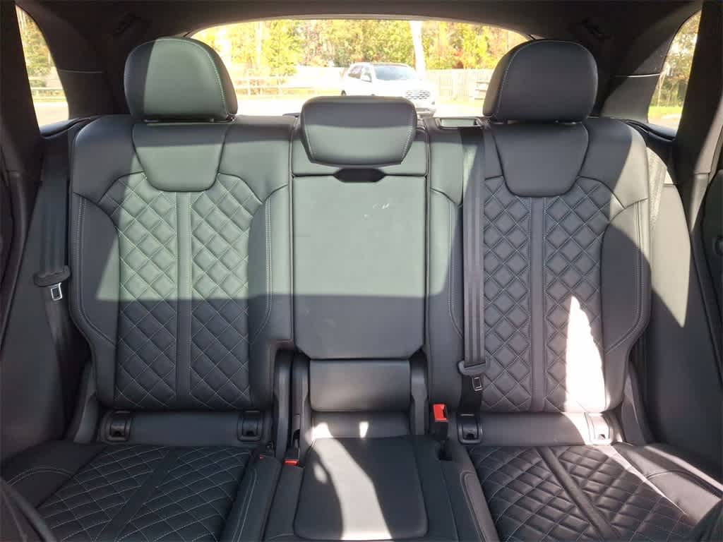 Thumbnail: 2023 Audi SQ5 - 13