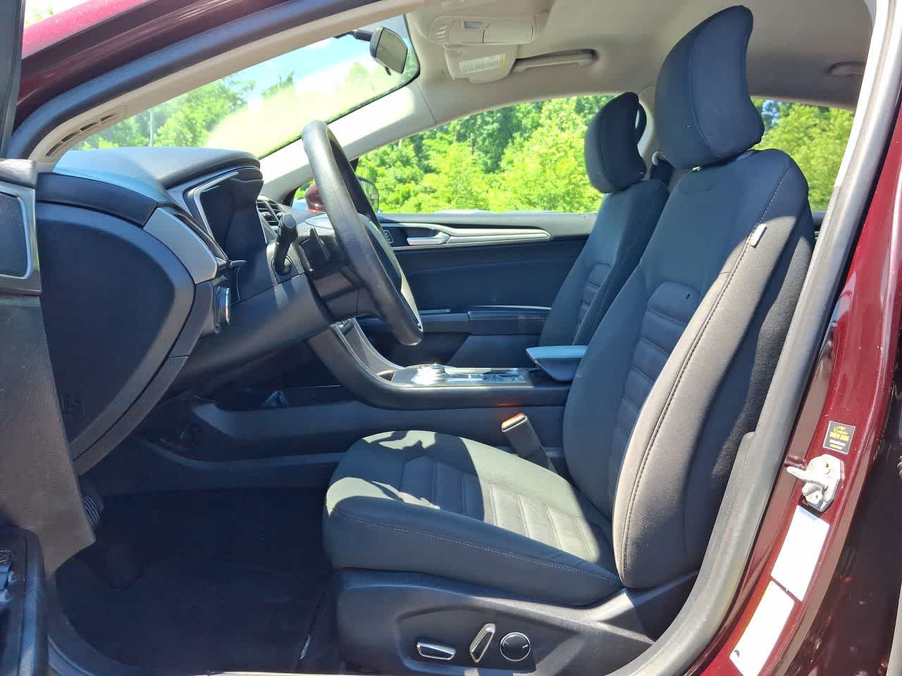Thumbnail: 2017 Ford Fusion - 17
