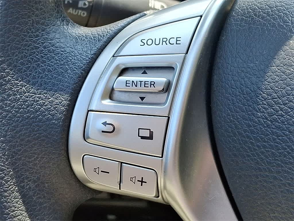 Thumbnail: 2015 Nissan Rogue - 17
