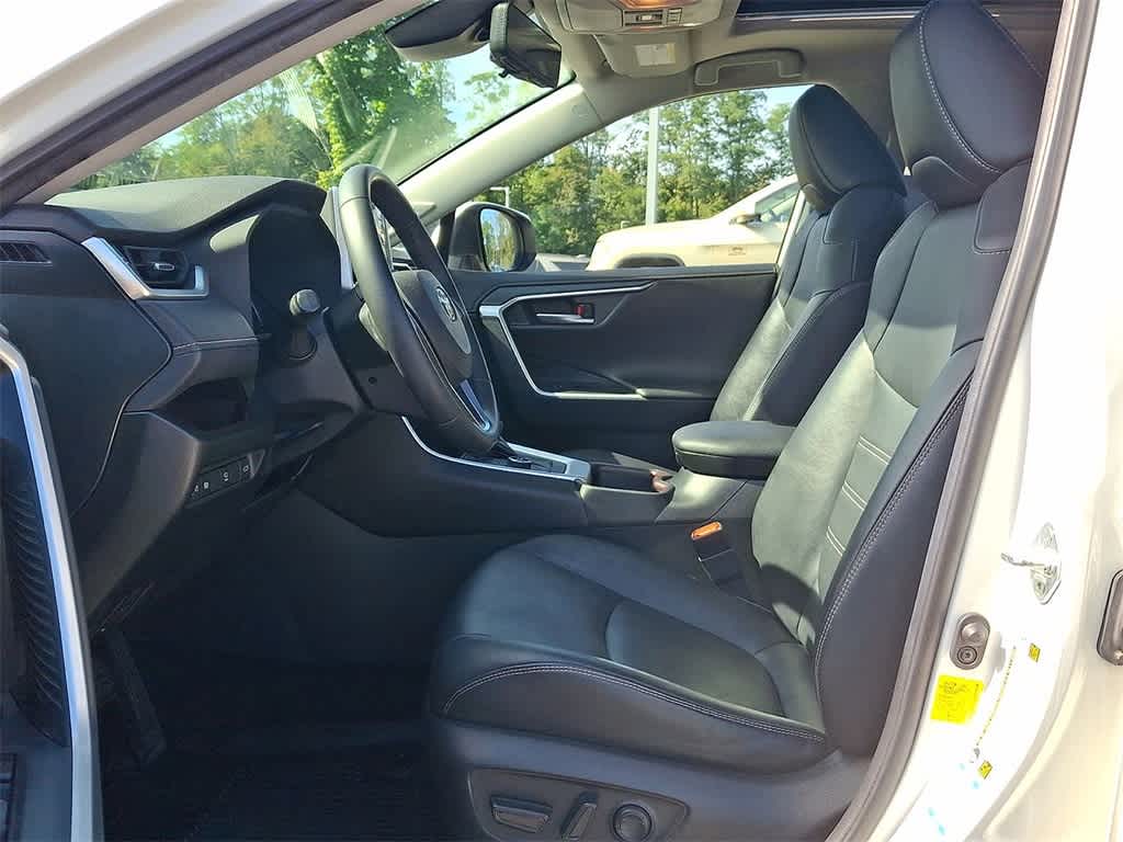 Thumbnail: 2019 Toyota RAV4 - 17
