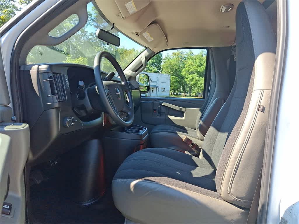 Thumbnail: 2023 GMC Savana - 17