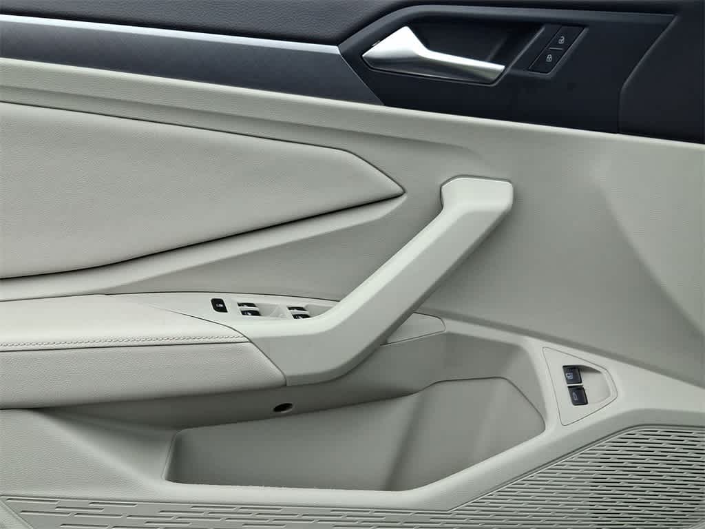 Thumbnail: 2023 Volkswagen Jetta - 16