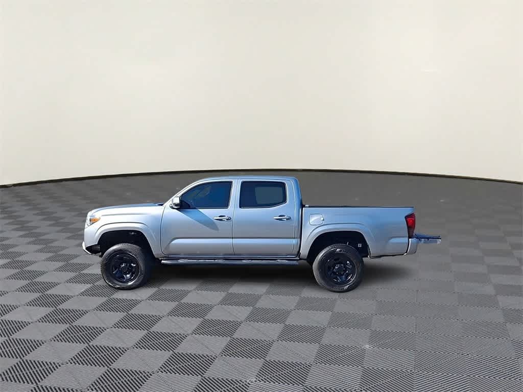 Thumbnail: 2022 Toyota Tacoma - 5
