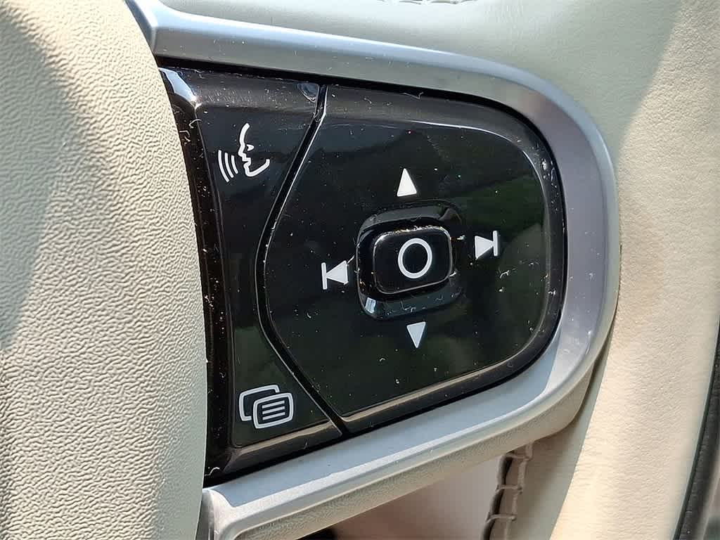 2022 Volvo XC90 T6 Inscription 18