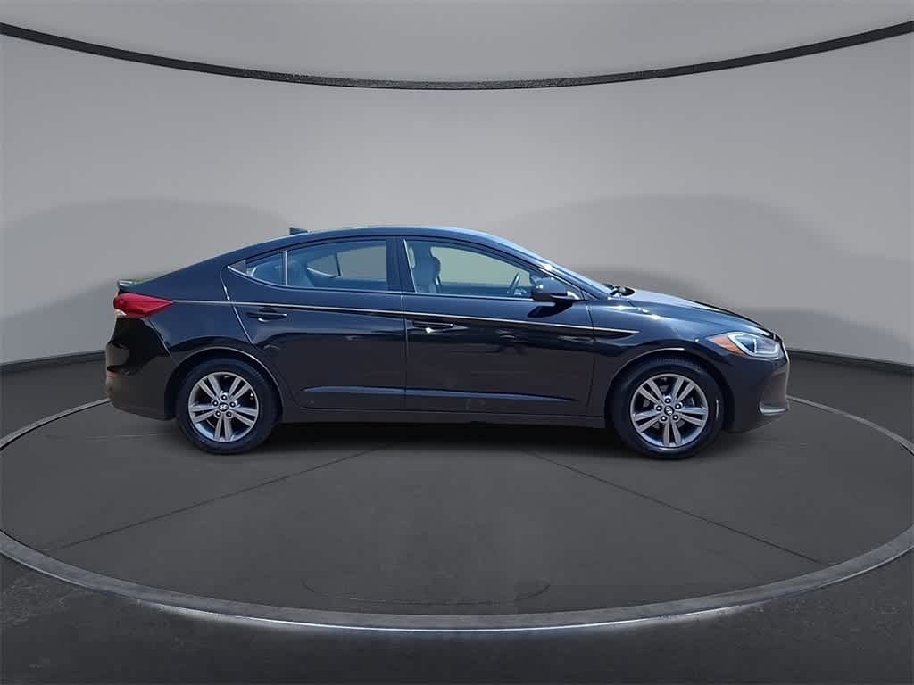 Thumbnail: 2017 Hyundai Elantra - 9