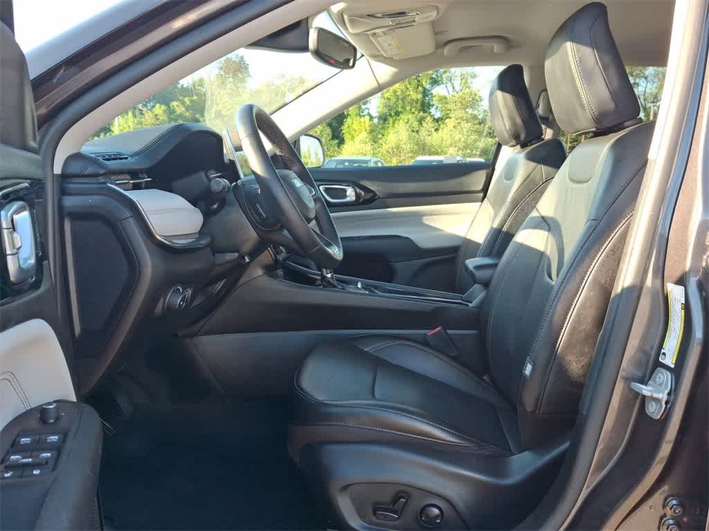 Thumbnail: 2022 Jeep Compass - 17