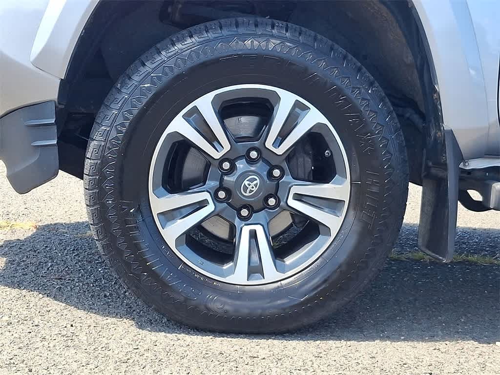 Thumbnail: 2019 Toyota Tacoma - 29
