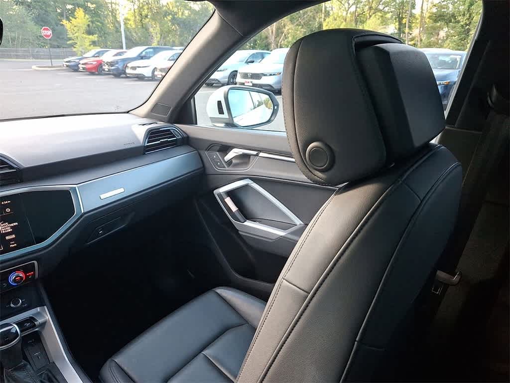 Thumbnail: 2024 Audi Q3 - 11