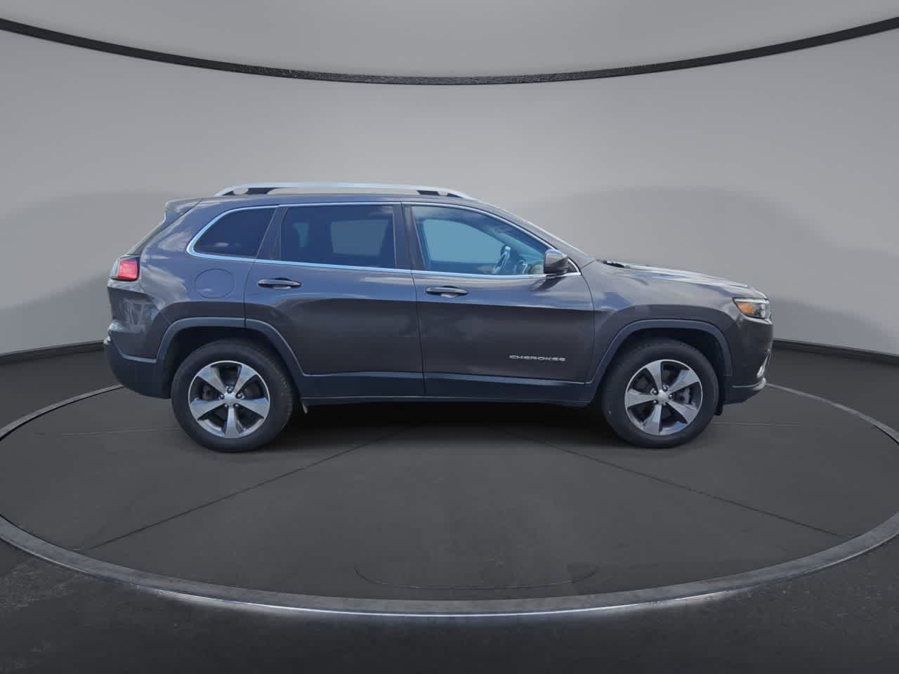 Thumbnail: 2019 Jeep Cherokee - 9