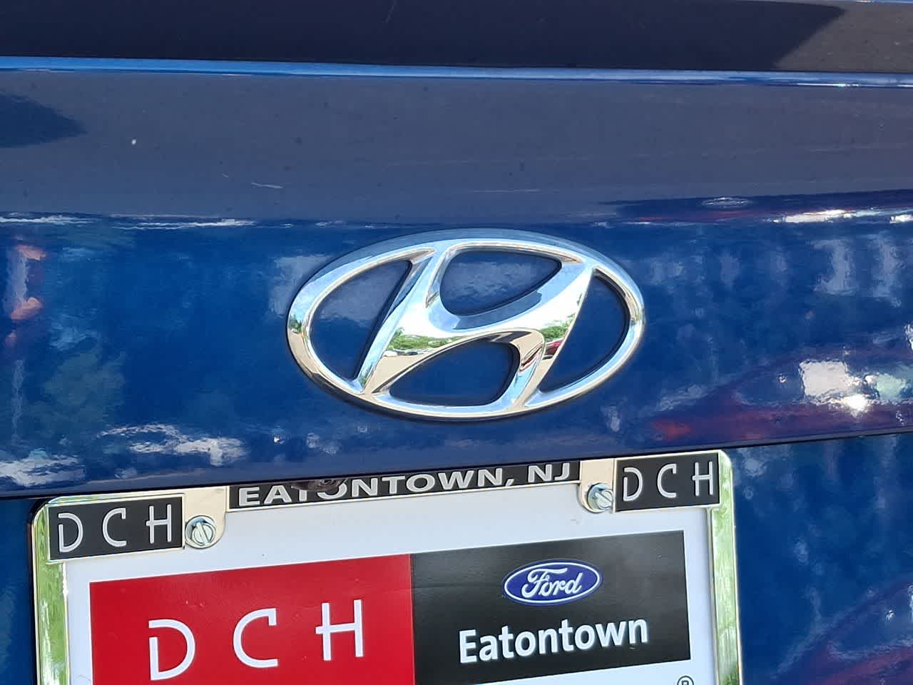 Thumbnail: 2016 Hyundai Sonata - 28