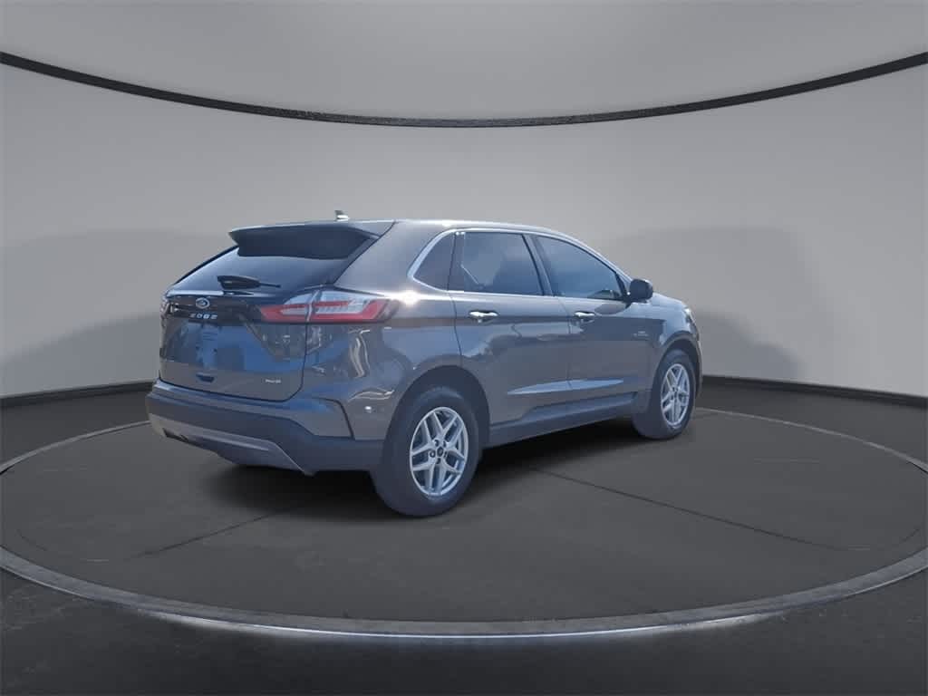 Thumbnail: 2022 Ford Edge - 8