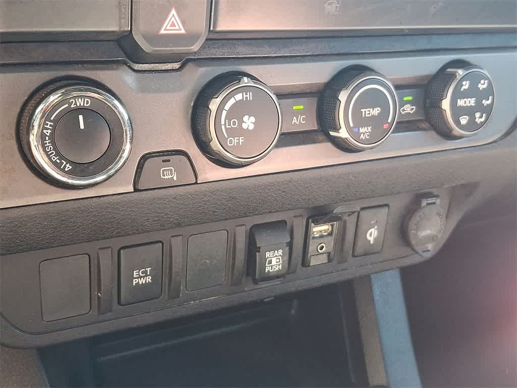Thumbnail: 2019 Toyota Tacoma - 25