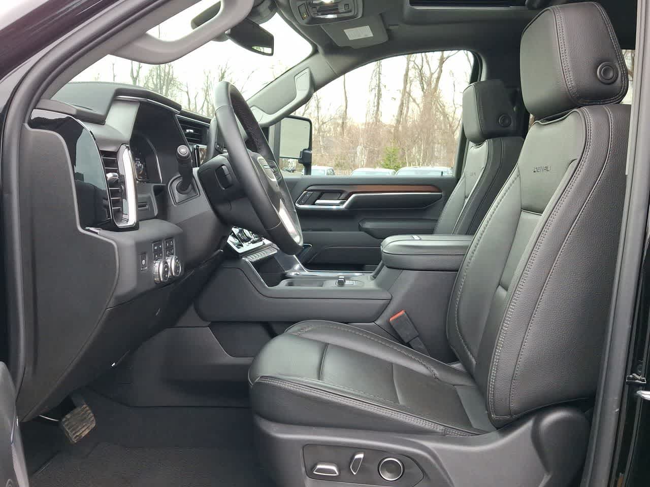 Thumbnail: 2024 GMC Sierra 2500 - 17