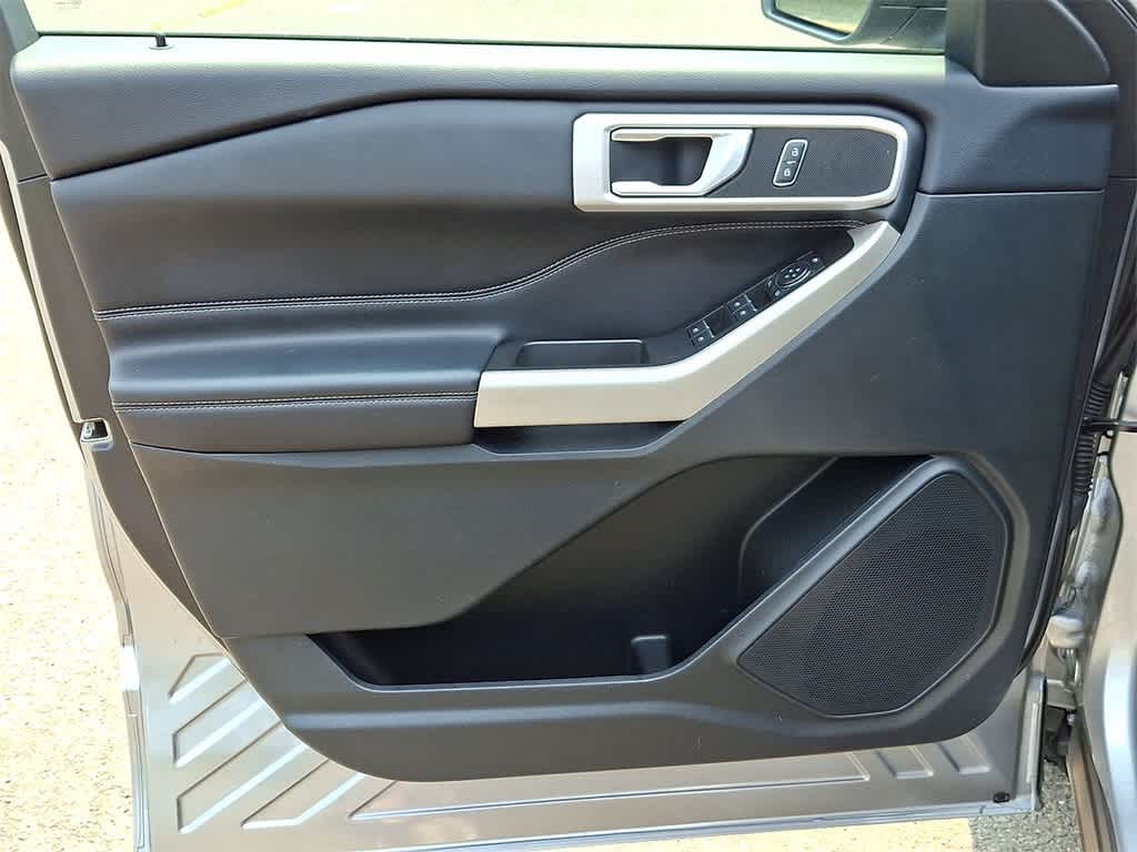 2022 Ford Explorer XLT 10