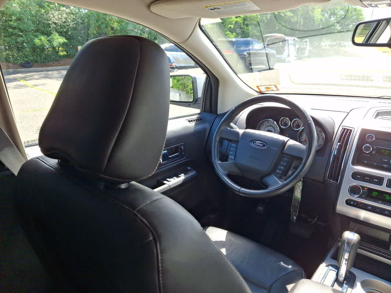 Thumbnail: 2010 Ford Edge - 15