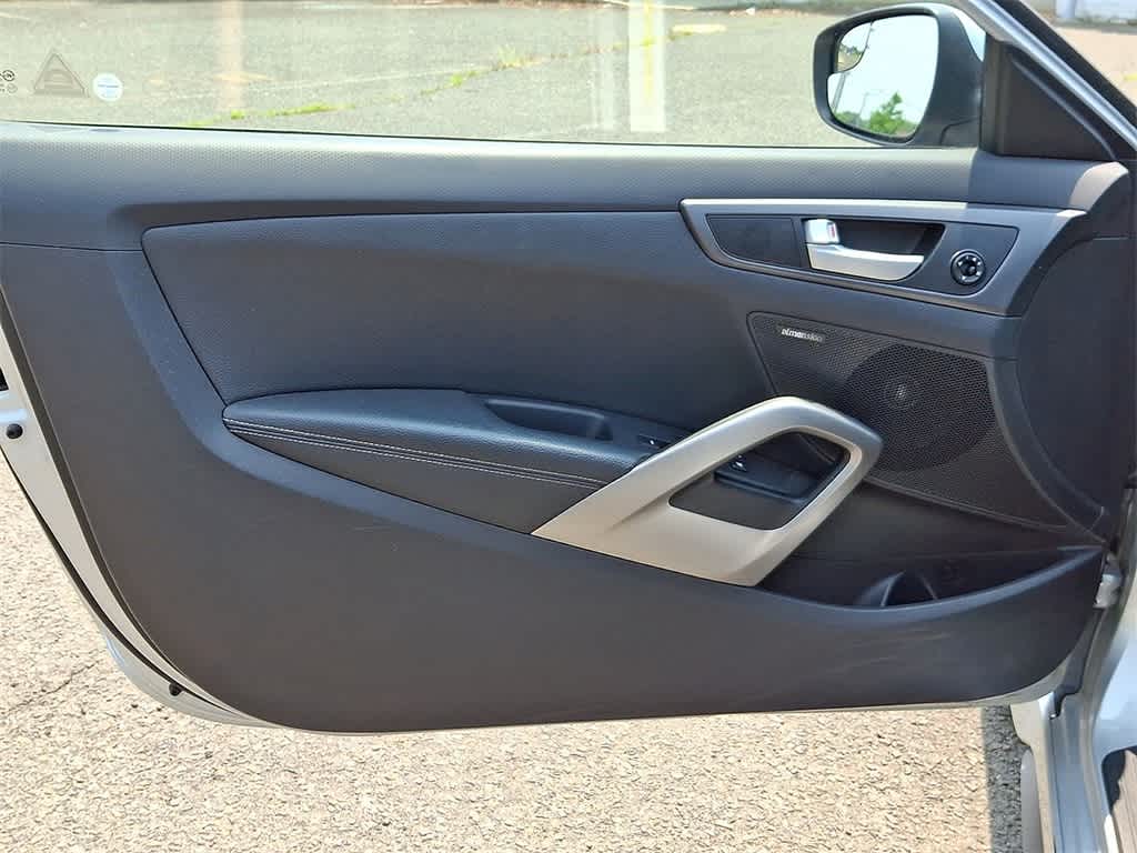 Thumbnail: 2015 Hyundai Veloster - 10