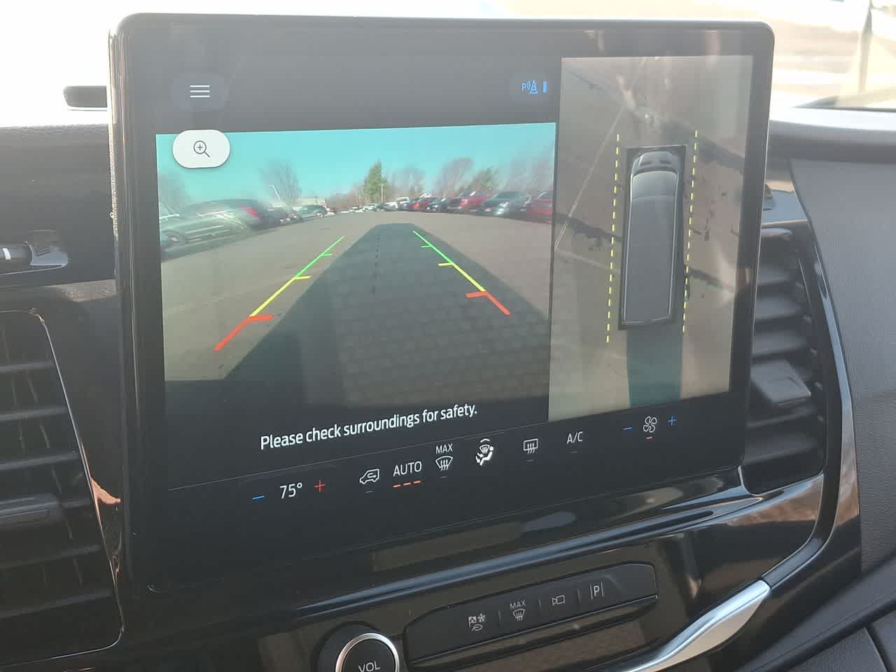 Thumbnail: 2023 Ford Econoline - 21