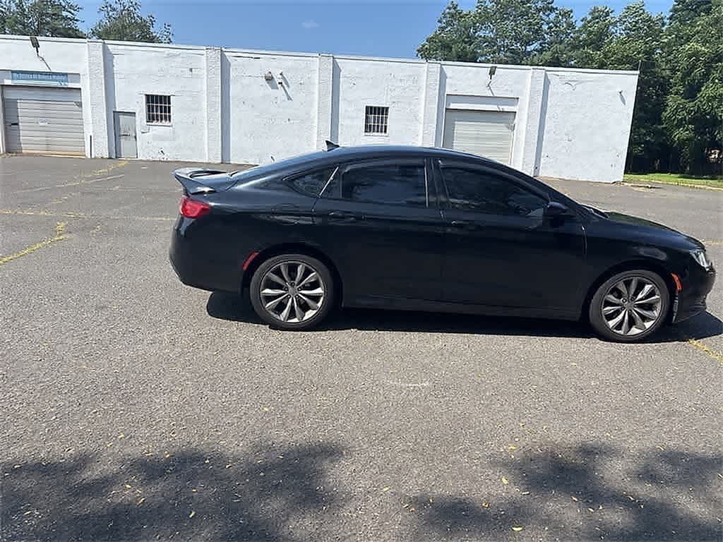 Thumbnail: 2016 Chrysler 200 - 4