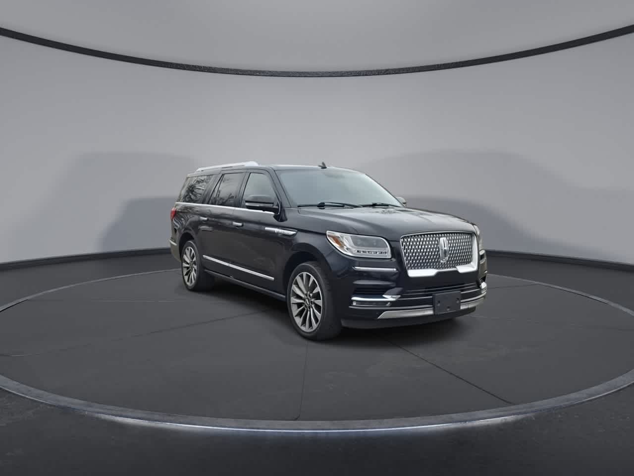 Thumbnail: 2019 Lincoln Navigator L - 2