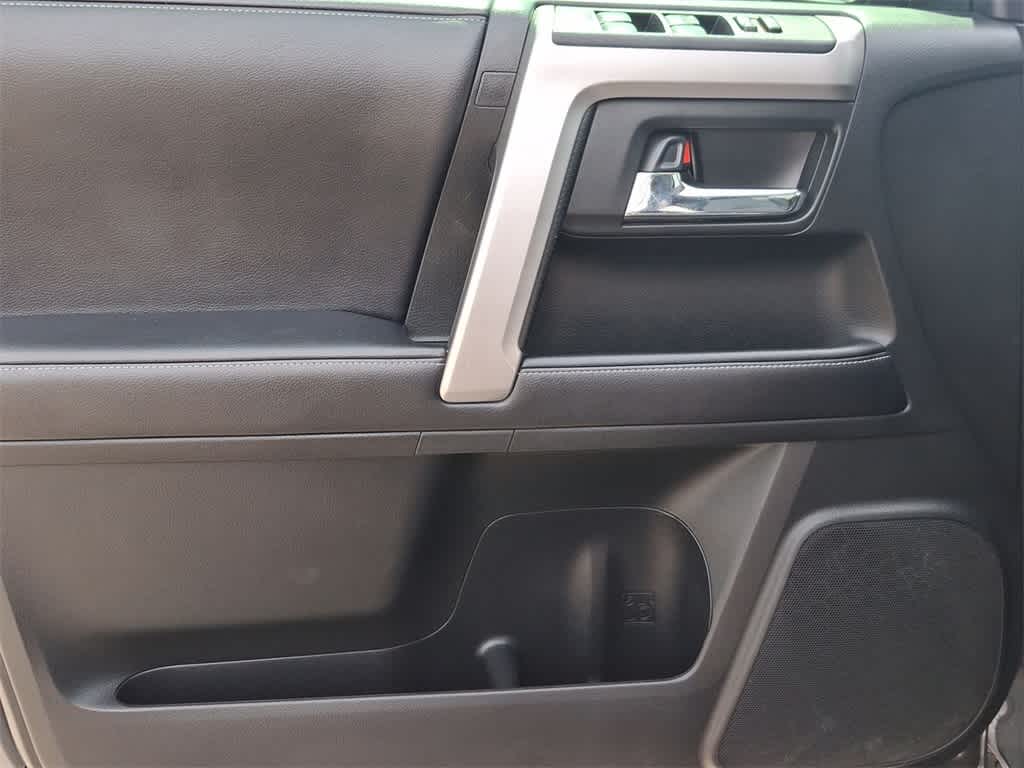 Thumbnail: 2019 Toyota 4Runner - 16