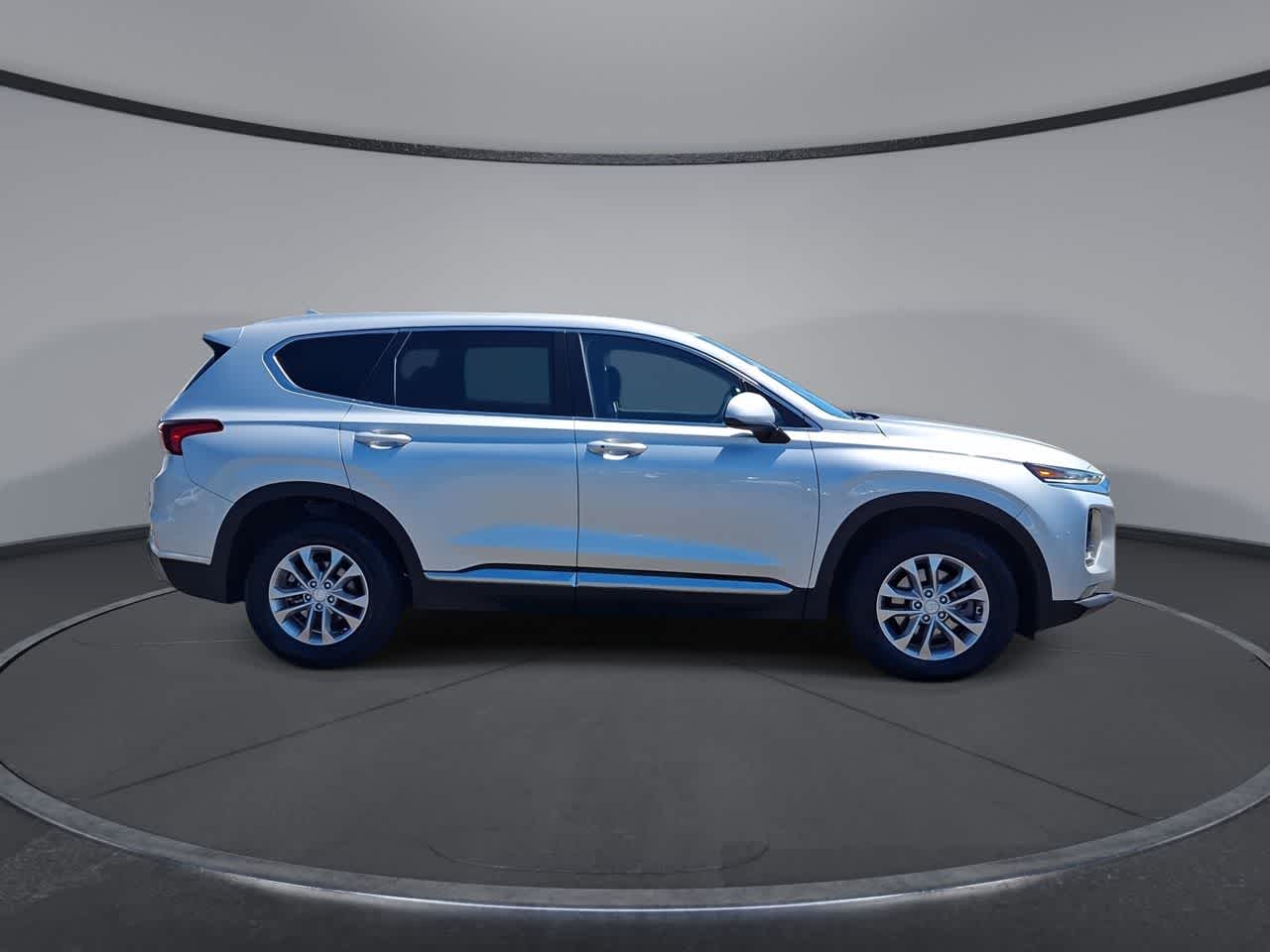 Thumbnail: 2019 Hyundai Santa Fe - 9