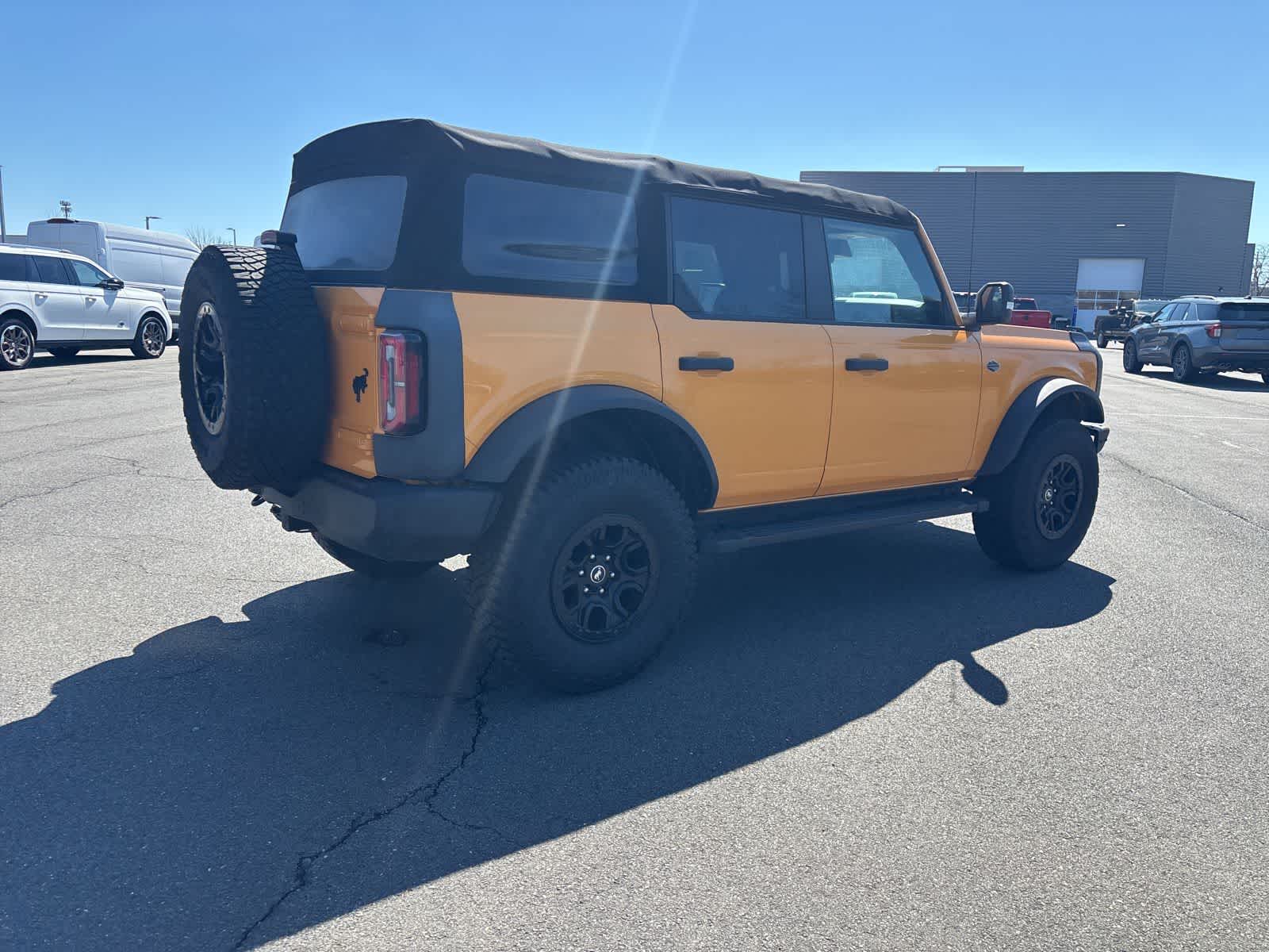 Thumbnail: 2022 Ford Bronco - 15