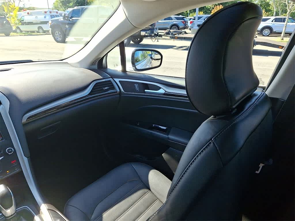Thumbnail: 2015 Ford Fusion - 11