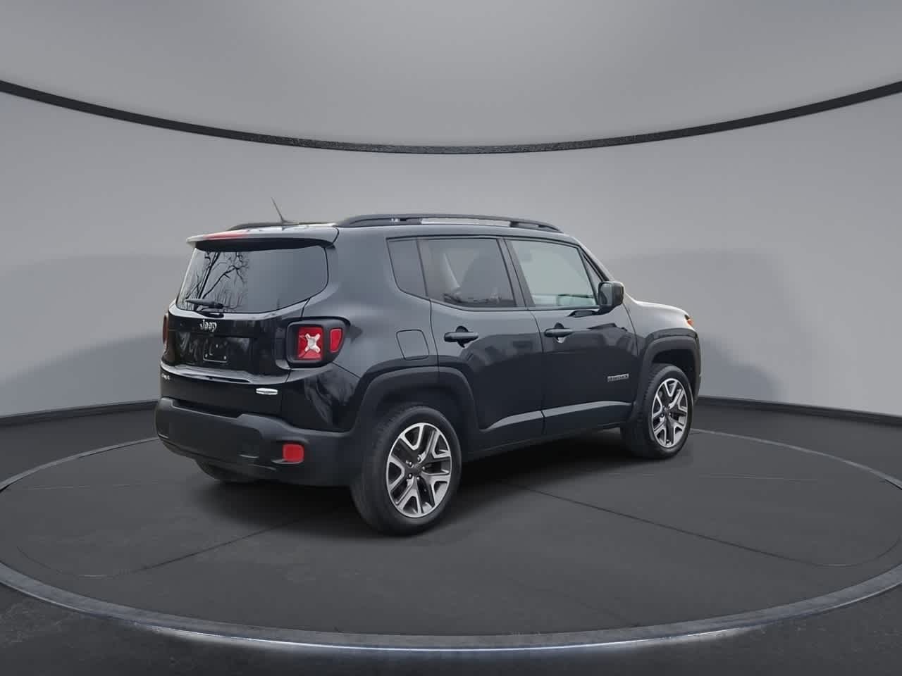 Thumbnail: 2017 Jeep Renegade - 8