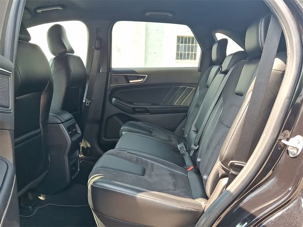 Thumbnail: 2023 Ford Edge - 26